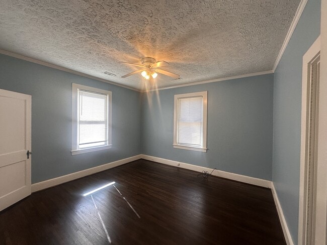 Photo - 312 Montague St