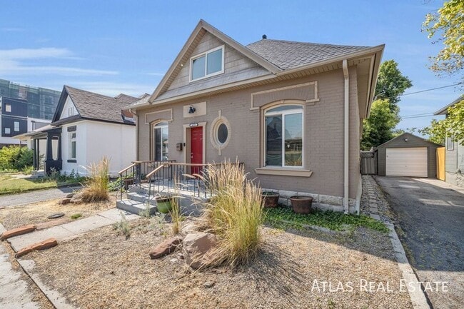 Photo - 853 Emeril Ave