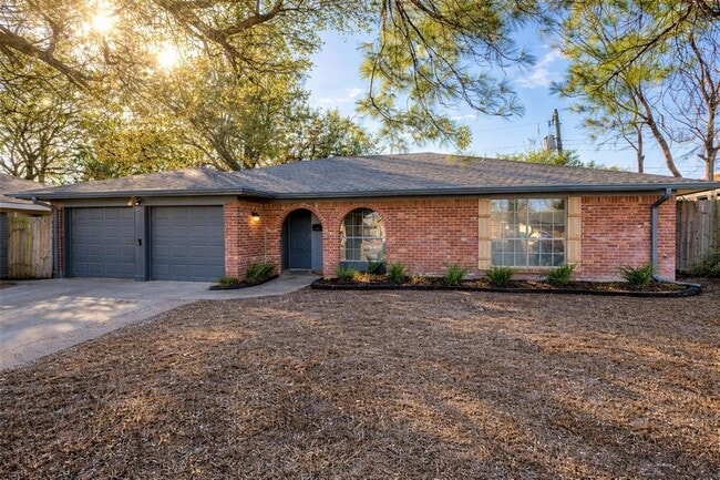 Building Photo - 5124 NW 19th Terrace