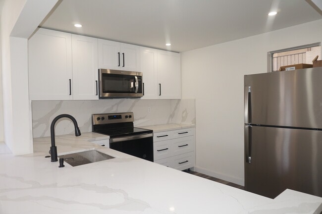 Building Photo - 408 NW 68th Ave Unit 214 Rental
