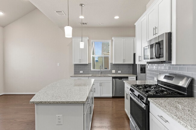 Photo - 221 E Courtland Pl