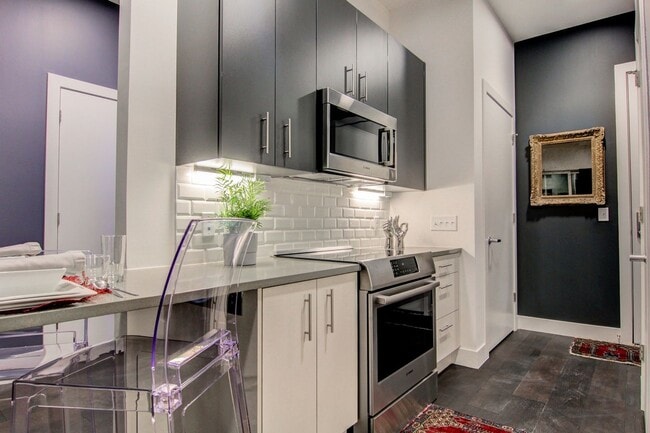 Photo - 2550 Lawrence St