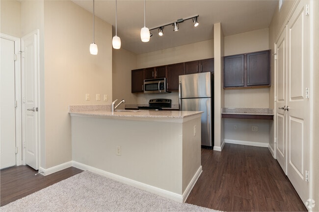 1HAB, 1BA - 635 ft² - Platinum Castle Hills