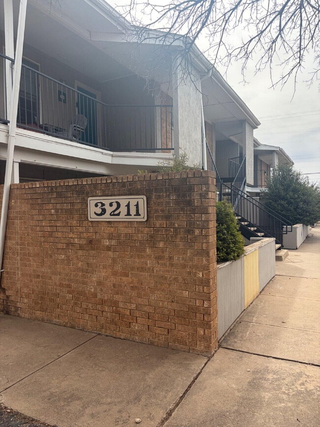 Building Photo - 3211 35th St