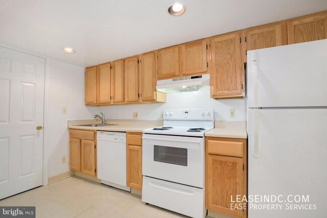 Photo - 29 T St NW Unidad #2