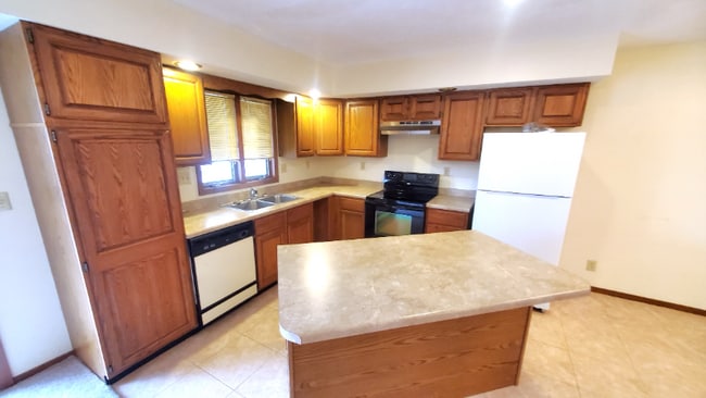 Photo - 516 Matson St