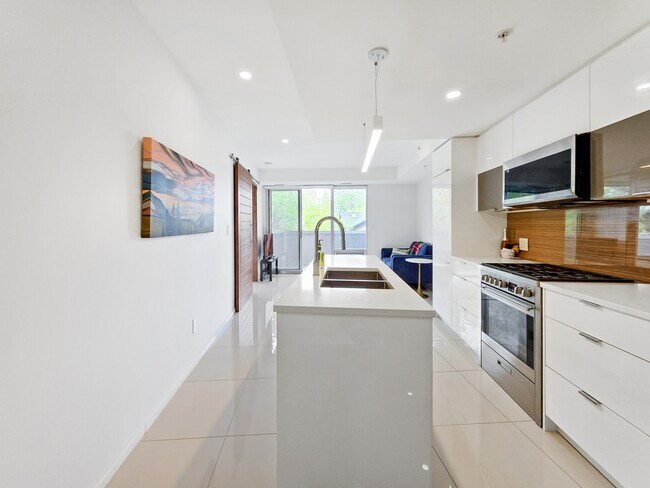 Photo - 1020-1029 9 Ave SE Unit 312