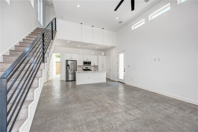 Photo - 6111 Begonia Cir Unit 1