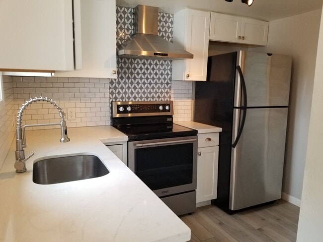 Photo - #1023-Maker-Clark Unit 1432