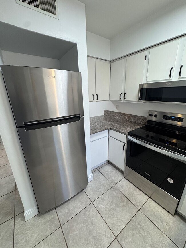 Photo - 1197 Bentley Rd Unit 4