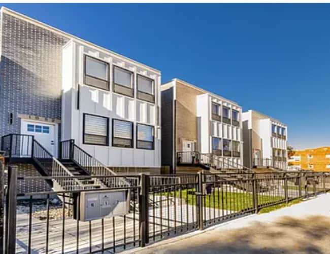 Building Photo - Modern 3b/2b Apartment In Humboldt Park Unit 2