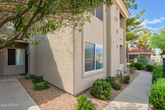 Building Photo - 2929 W Yorkshire Dr Unit 1033 Rental