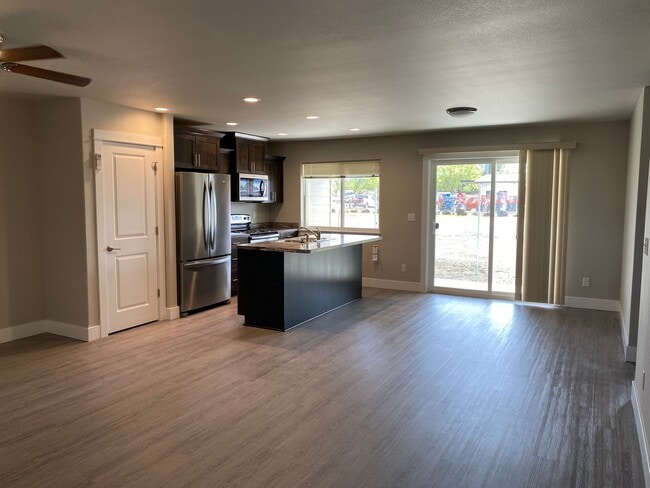 arc01 - arc01 Apartment Unit 425