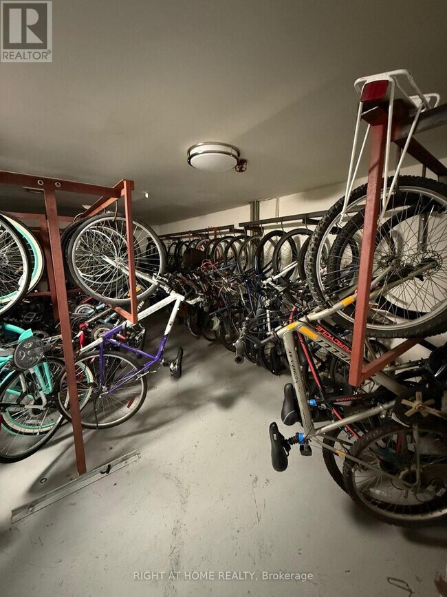 Photo - 1100 Ambleside Dr Unité 1115