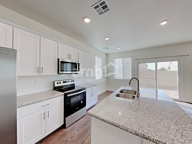 Photo - 1905 Viaggio Ave