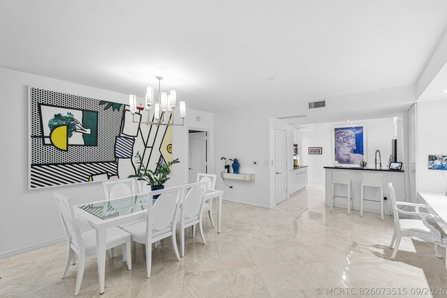 Building Photo - 550 SE Mizner Blvd Unit B309