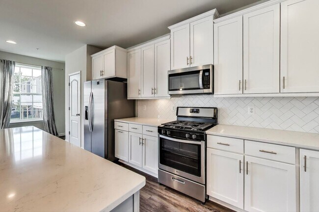 Photo - Luxurious on Lanham Hill - 3 + 3.5 Near Ne...