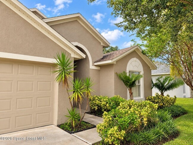 1044 Sedgewood Cir