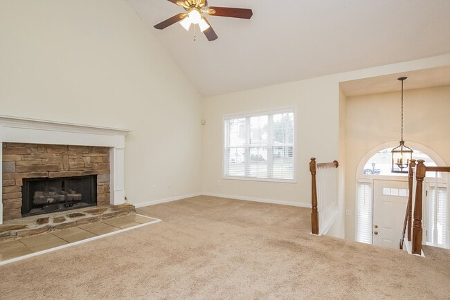 Photo - 19 Eagle Point Ct