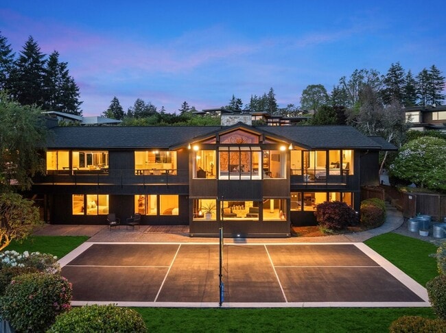 Photo - 3Bd/3.5Ba Clyde Hill Home