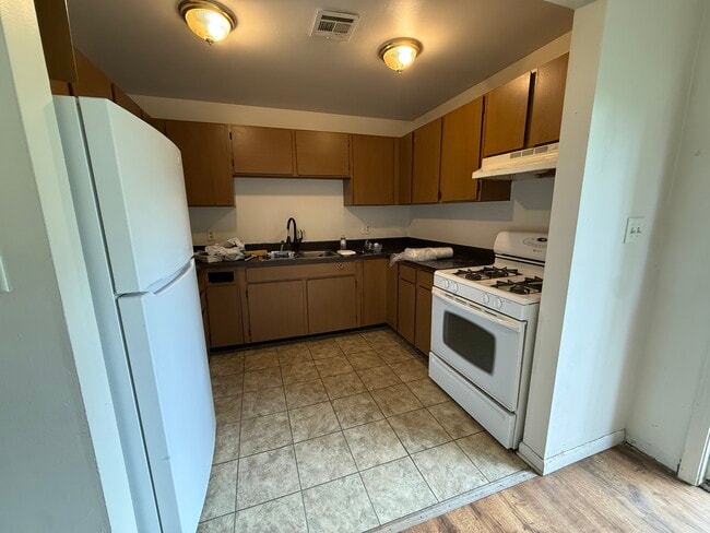 Photo - 537 W Indiana Ave