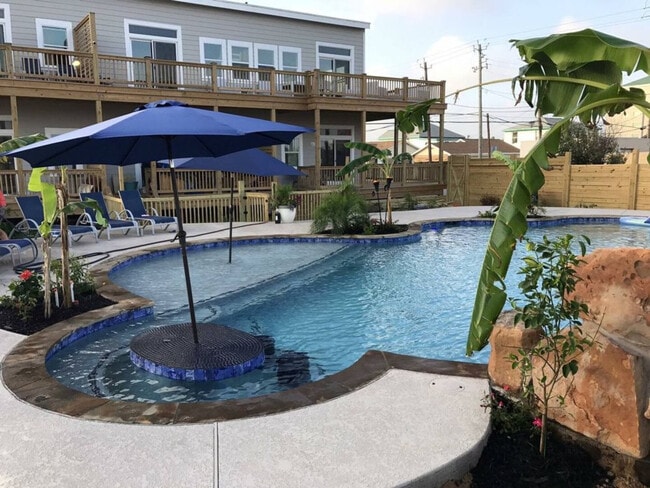2015 24th Street Rear Unit SI ID1579458P