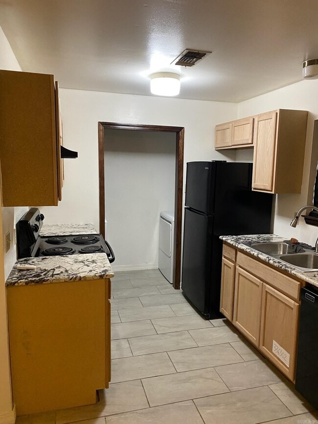 Photo - 11603 Warren Rd