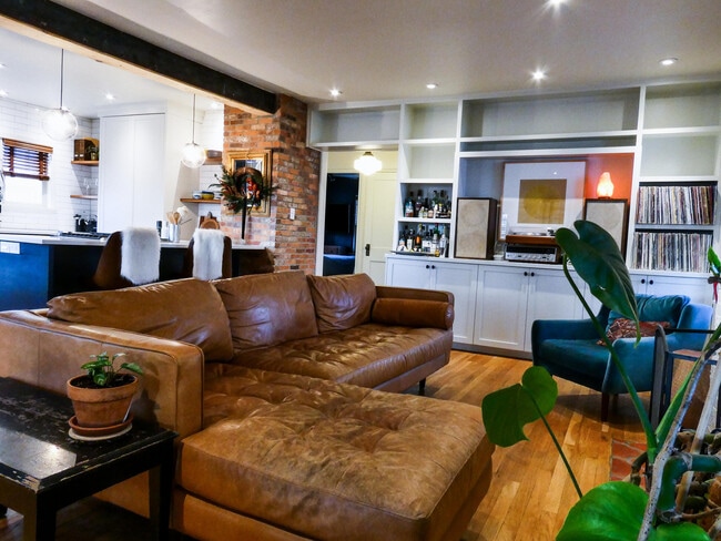Photo - 308 Dartmouth Dr SE
