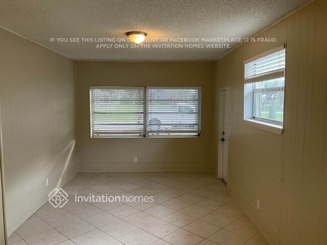 4115 W Park Rd