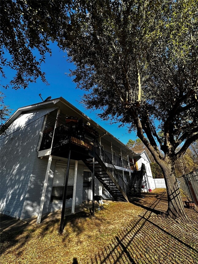 Building Photo - 7201 Hallshire Dr Unit 222