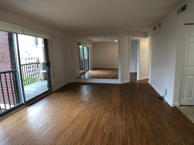 Photo - 1300 Army Navy Dr Unit 813