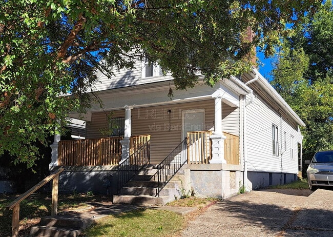 Building Photo - 317 S 39th St