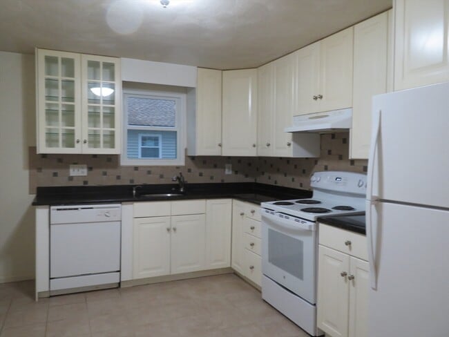 Photo - 2 Bryon Rd Unit 2