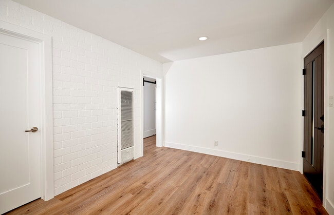 Photo - 728 Euclid St