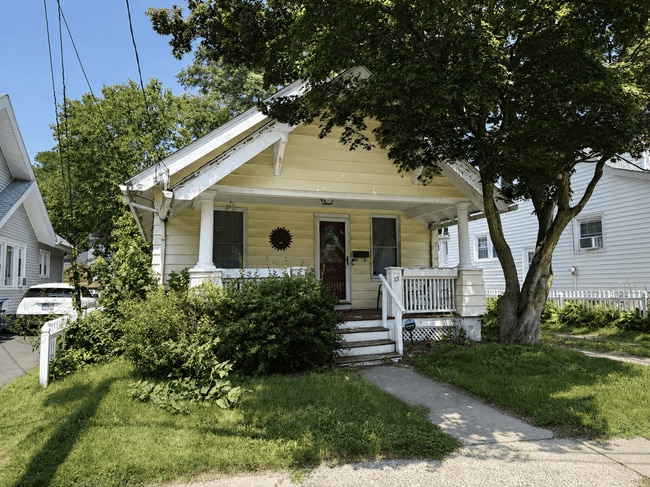 Building Photo - 73 Hawthorne Ave