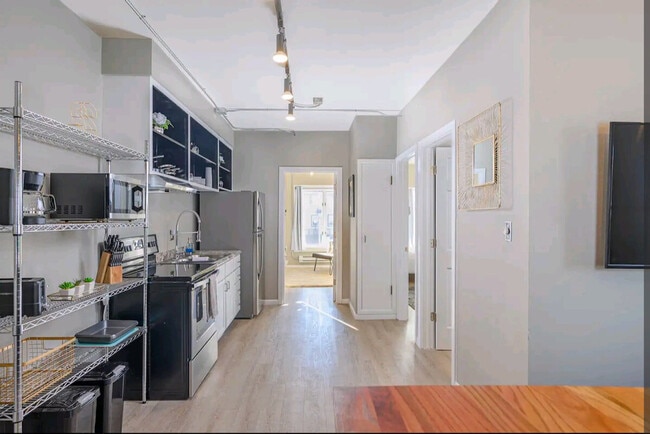 Photo - 532 W College Ave Unit ID1061654P