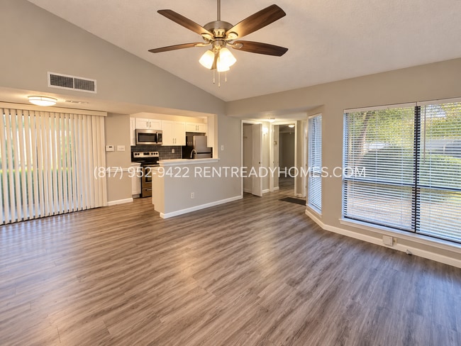 450 Dollins St