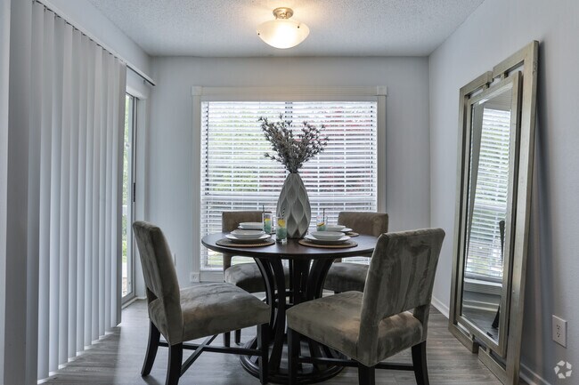 2BR, 2BA - 1,135 SF