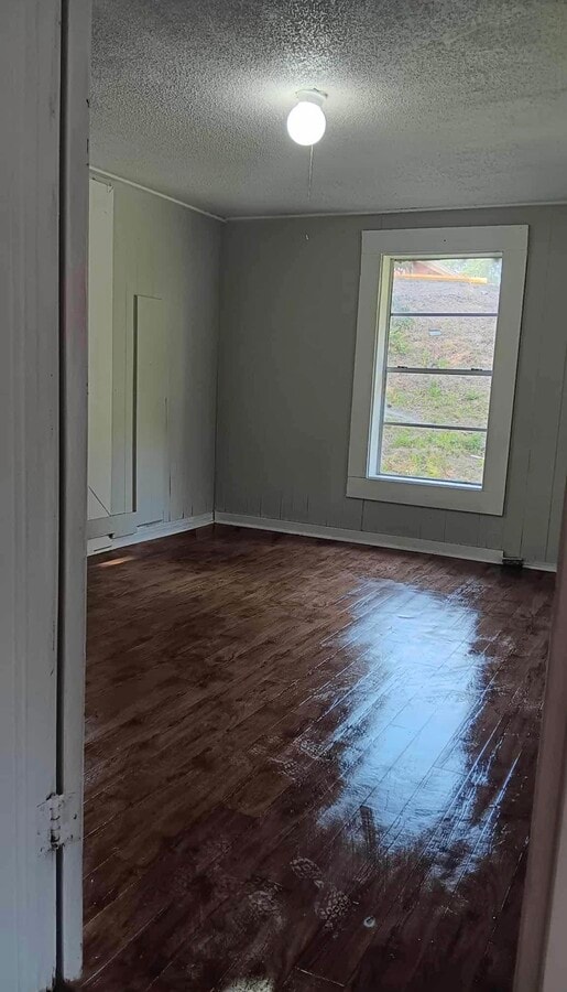 Photo - 1016 Farrah Cir