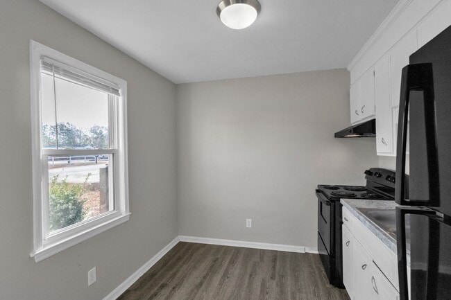 Photo - Comfort meets convenience- 2 Bedroom apartment in Columbia Unit 124-B