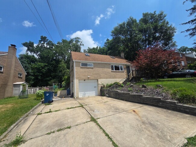 Photo - 151 Mahoning Dr