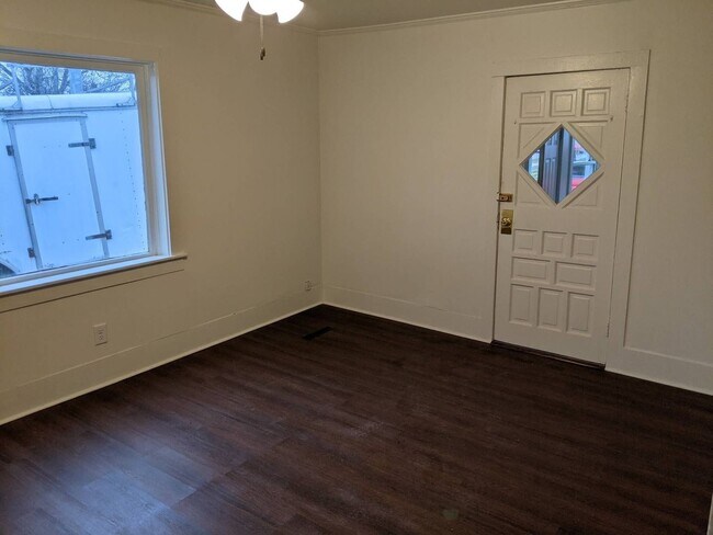 Photo - 711 Adler Rd Unit Lower