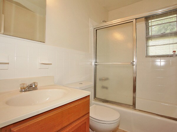 Lakeview Terrace Apartment Homes