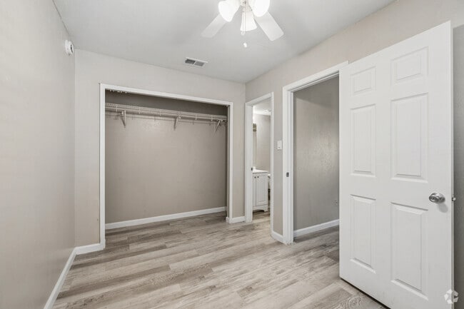 1BR, 1BA - 425SF - Bedroom with Open Closet