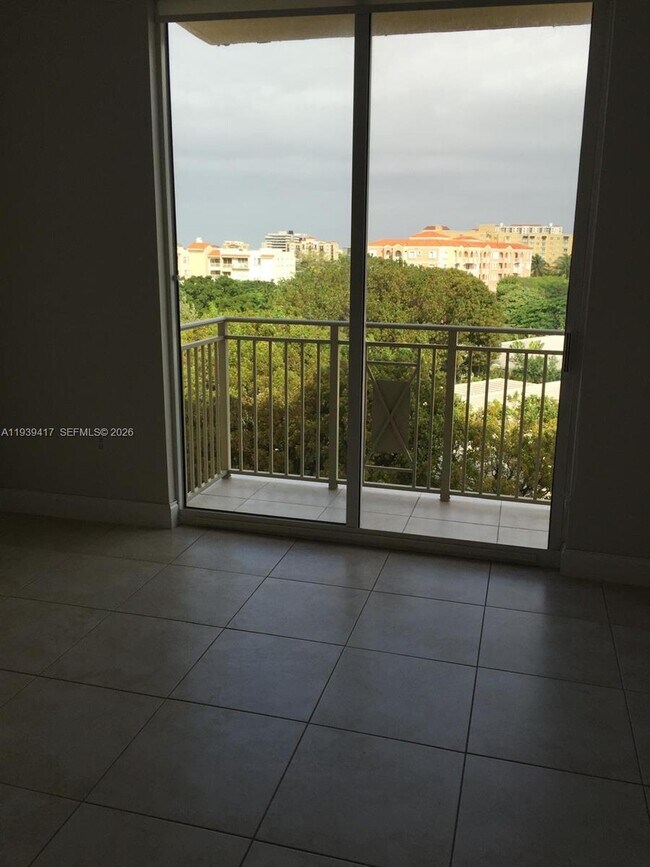 Photo - 2030 Douglas Rd Unit 524