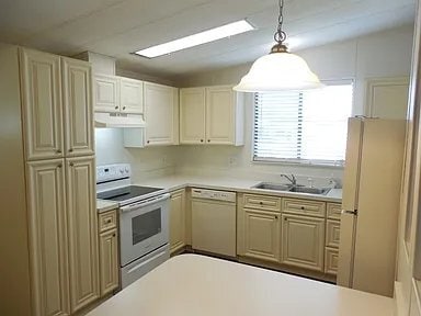 Photo - 2055 S Floral Ave