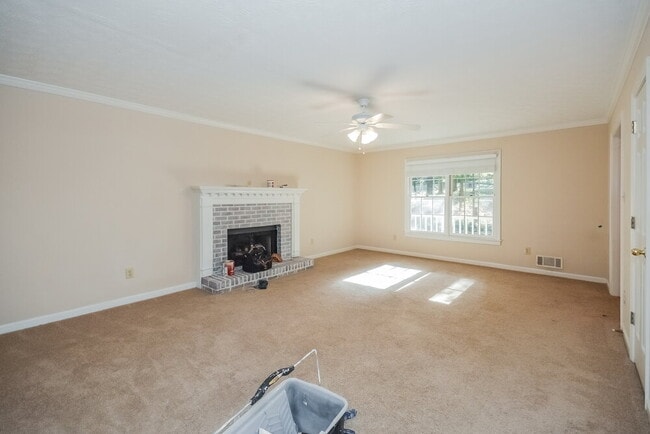 Photo - 175 Meadowbrook Dr