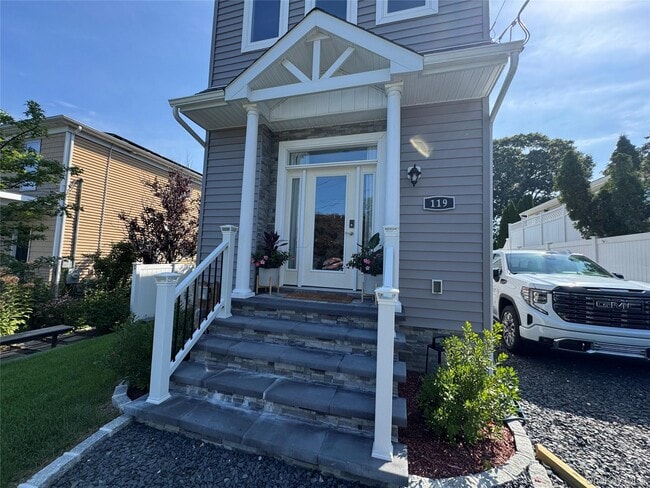 119 Whittier Dr