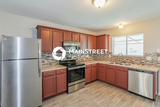 Photo - 4 Bedroom Pet-Friendly Home in FOREST HILL, TX with Main Street Renewal