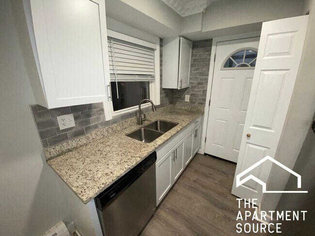 Photo - 1321 W Sherwin Ave Unit 1B